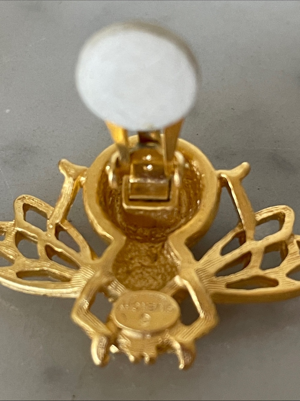 GIVENCHY Vintage 1980's 4G Logo Gold Plated Bee Insect Clip On Earrings - Picture 10 of 17